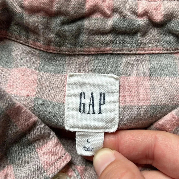 Men's GAP Checkered Shirt | Gingham Shirt | GAP Gingham Button Down Shirt - Picture 3 of 9